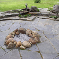 realizace zahrady- kamenné ohniště